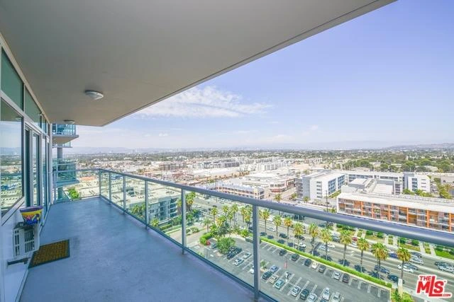 13600 MARINA POINTE DR Unit: 1705