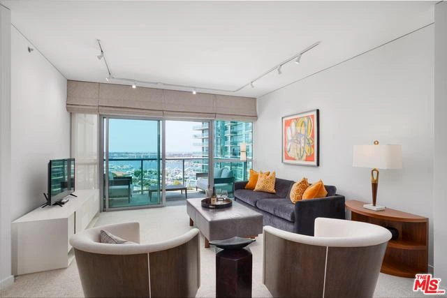 13650 Marina Pointe Dr Unit: 1104