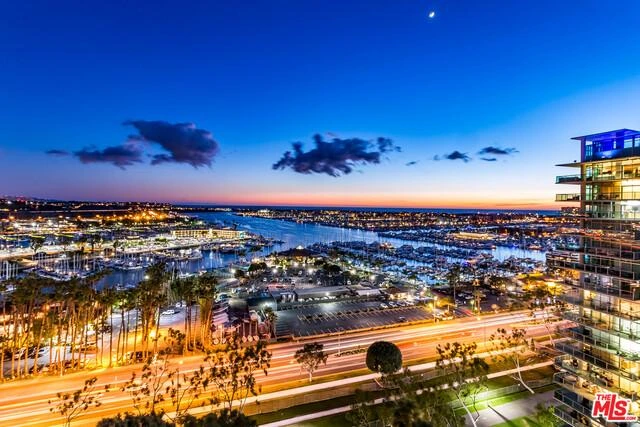 13650 MARINA POINTE DR Unit: 1702