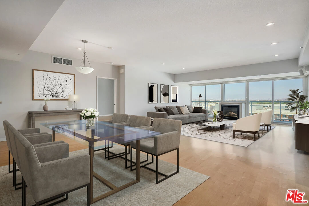 13600 MARINA POINTE DR Unit: 905